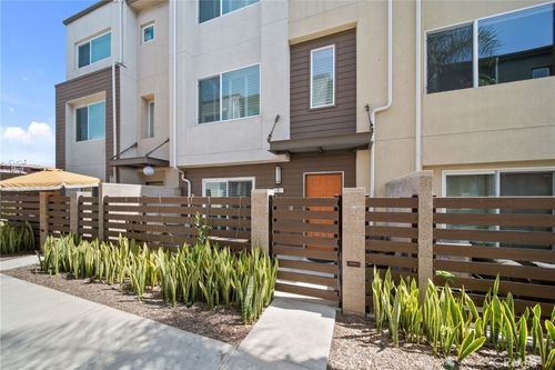 2-14043 Royalton Ln, Gardena, CA, 90247-6310 | Card Image