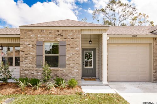 2800 S Roth Ave, Gonzales, LA, 70737-4832 | Card Image