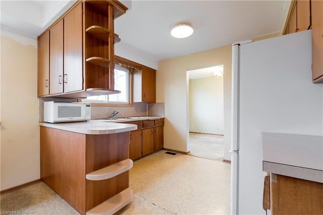 383 Forest Hill Dr, House other with 3 bedrooms, 2 bathrooms and 3 parking in Kitchener ON | Image 13