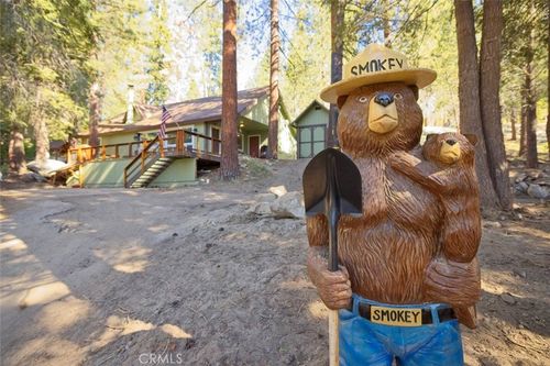 56981 Sequoia Dr, Springville, CA, 93265-9535 | Card Image