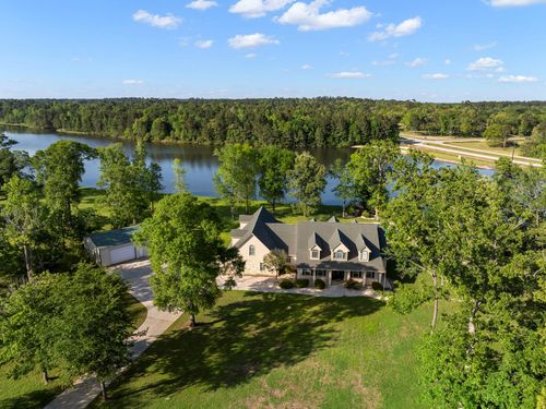 132 Lyndsey Dr, Montgomery, TX, 77316-6824 | Card Image