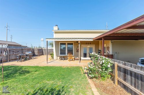 304 S Madison Ave, Aspermont, TX, 79502 | Card Image