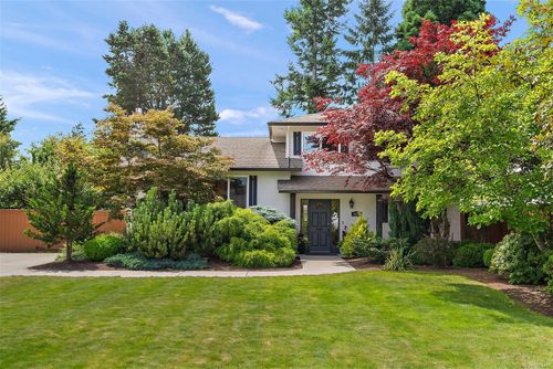 1235 Marchant Rd, Central Saanich, BC, V8M1G4 | Card Image