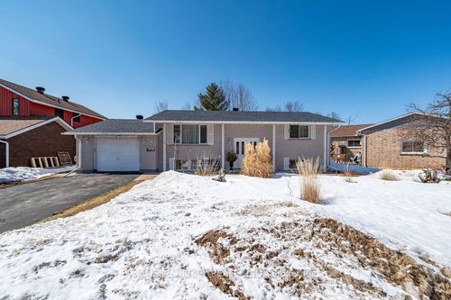 101 Frontenac Crescent, Deep River, ON, K0J1P0 | Card Image