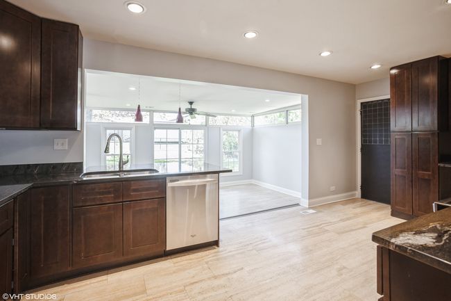 300 Wingate Dr, House other with 3 bedrooms, 2 bathrooms and 1 parking in Schaumburg IL | Image 7