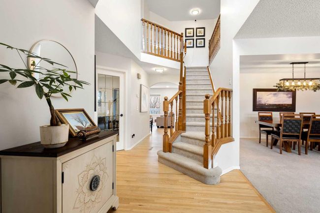 126 Strathridge Close Sw, Home with 7 bedrooms, 3 bathrooms and 4 parking in Calgary AB | Image 4