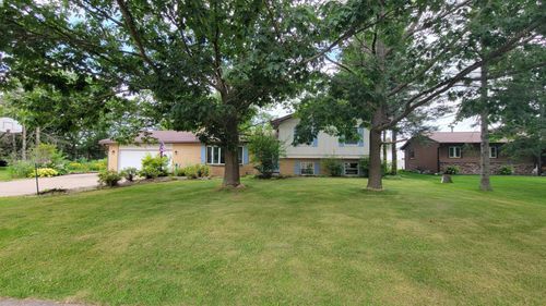 230 Fairland St, Antigo, WI, 54409-1037 | Card Image