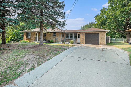1523 Lake Michigan Dr Nw, Grand Rapids, MI, 49534-9578 | Card Image