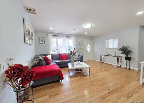 237 Donald Blvd, Holbrook, NY, 11741-3812 | Card Image