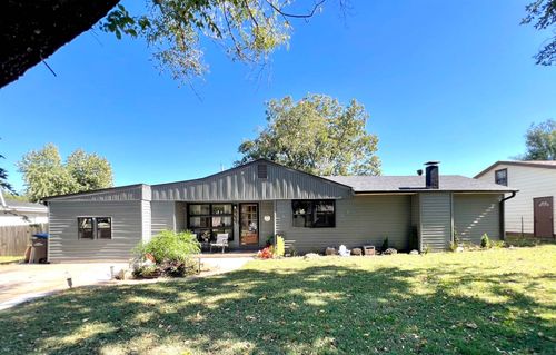 1124 N 7th St, Arkansas City, KS, 67005-2022 | Card Image