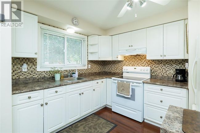 17 - 27 Turner Dr, Townhouse with 3 bedrooms, 2 bathrooms and null parking in Sarnia ON | Image 11