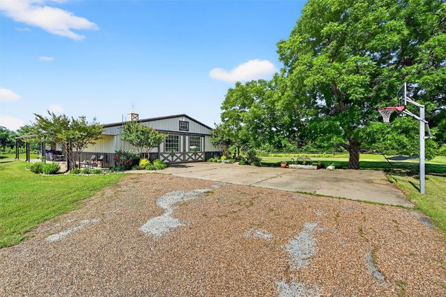 12041 Bell Rd, House other with 3 bedrooms, 2 bathrooms and null parking in Pilot Point TX | Image 5