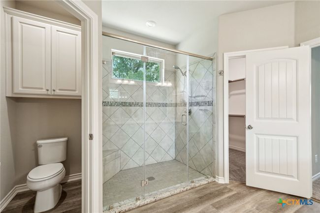 4049 Hickory Forrest Dr, Home with 3 bedrooms, 3 bathrooms and null parking in Seguin TX | Image 19