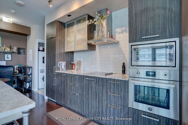 1407 - 12 York St, Condo with 2 bedrooms, 2 bathrooms and null parking in Toronto ON | Image 13