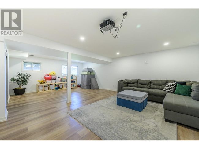 1737 Pennask Terr, House other with 4 bedrooms, 3 bathrooms and 1 parking in Kamloops BC | Image 22