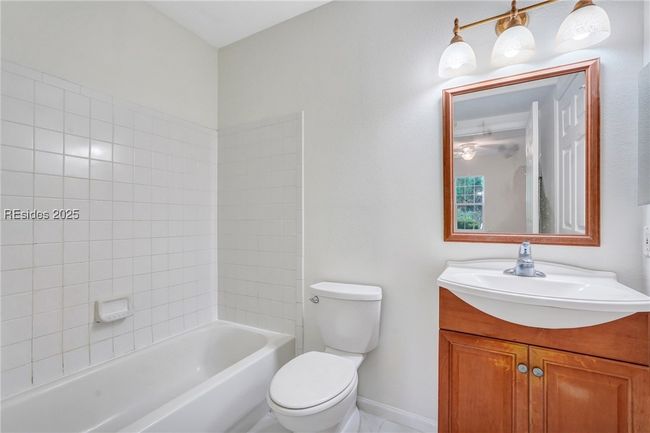 APT-1211 - 897 Fording Island Rd, Condo with 2 bedrooms, 2 bathrooms and null parking in Bluffton SC | Image 16
