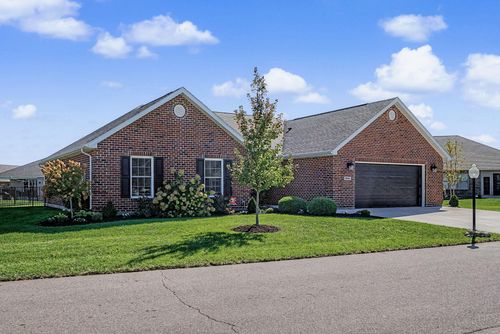 864 W Bentley Cir, Troy, OH, 45373-7847 | Card Image