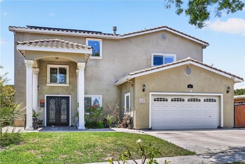 1241 N Studebaker, Long Beach, CA, 90815 | Card Image