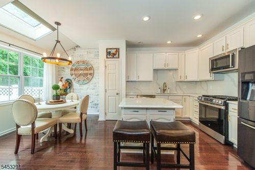 15 Julia Pl, Budd Lake, NJ, 07828-2461 | Card Image