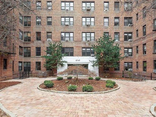 2e-67-40 Yellowstone Blvd, Forest Hills, NY, 11375-2616 | Card Image