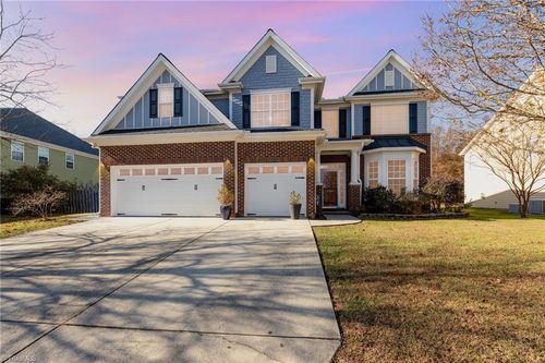 2304 Rockland Cir, High Point, NC, 27265-9461 | Card Image