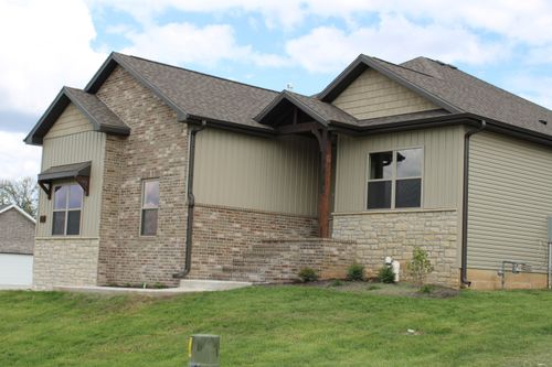 1100 S Swift Ave, Ozark, MO, 65721-4302 | Card Image