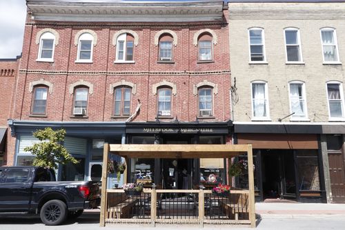 28 King St E, Millbrook, ON, L0A1G0 | Card Image