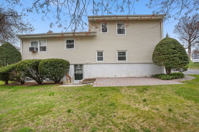 50 Poplar St, House other with 3 bedrooms, 2 bathrooms and null parking in Trumbull CT | Image 5