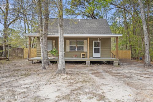 3124 Sea Bass Rd, Gautier, MS, 39553-6447 | Card Image
