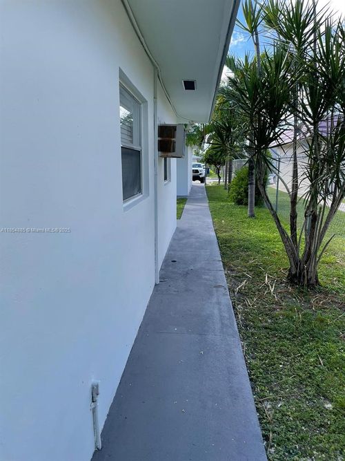 apt-5-3970 Nw 30th Ter, LAUDERDALE LAKES, FL, 33309-4365 | Card Image