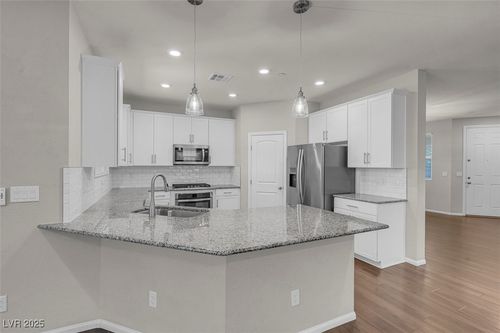 137 Fulgora St, Henderson, NV, 89074-1655 | Card Image