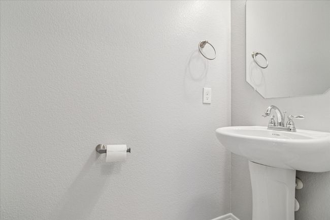 1/2 bath downstairs | Image 21