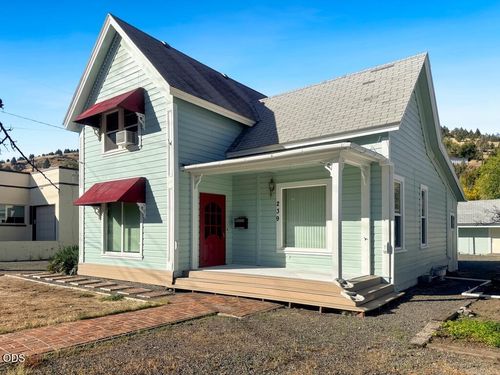 239 S Canyon Boulevard, John Day, OR, 97845 | Card Image