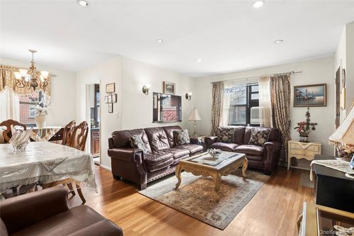 6113-1640 160th St, Whitestone, NY, 11357-3243 | Card Image