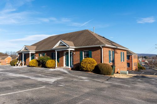 ste-102-40 Stoneridge Dr, WAYNESBORO, VA, 22980-6580 | Card Image