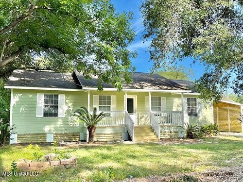 524 Maple St, Ocean Springs, MS, 39564-9047 | Card Image
