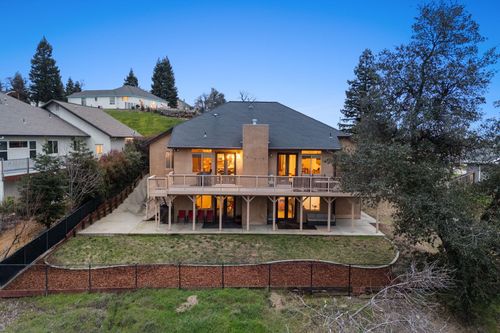 3360 Stanford Dr, Redding, CA, 96003-5361 | Card Image