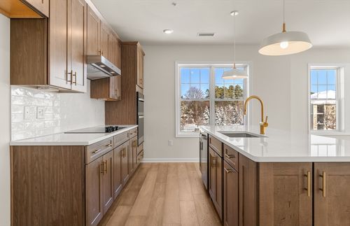 207-320 Martins Lndg, North Reading, MA, 01864 | Card Image