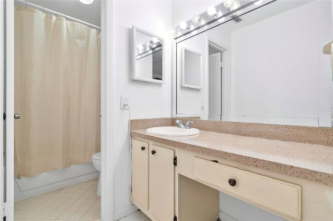4306 Carambola Cir N, Townhouse with 2 bedrooms, 3 bathrooms and null parking in Coconut Creek FL | Image 11