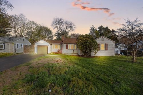 11 Lind Ter, Randolph, MA, 02368-5021 | Card Image