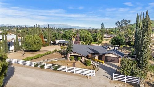 20098 Smith Rd, Perris, CA, 92570-8328 | Card Image