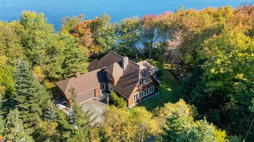 65 Shore Rd, Liverpool, NS, B0T1K0 | Card Image