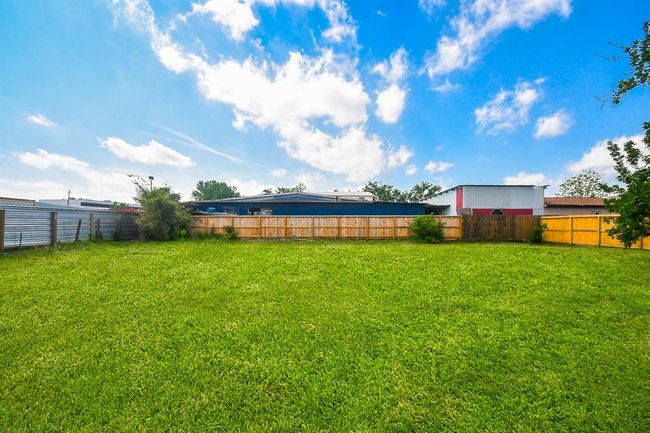 2636 Lone Oak Rd, House other with 3 bedrooms, 2 bathrooms and null parking in Houston TX | Image 9