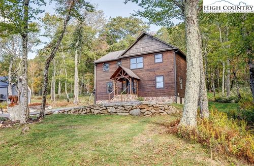 428 Cloud Spring Dr, Sugar Mountain, NC, 28604 | Card Image