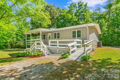 106 Silverstone Dr, Marion, NC, 28752-7126 | Card Image
