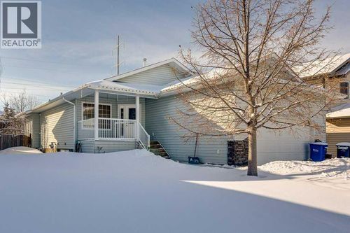 9 Assinger Ave, Red Deer, AB, T4R3L1 | Card Image