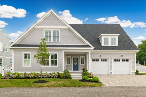 5 Portsmouth Ln, Portsmouth, RI, 02871-2257 | Card Image