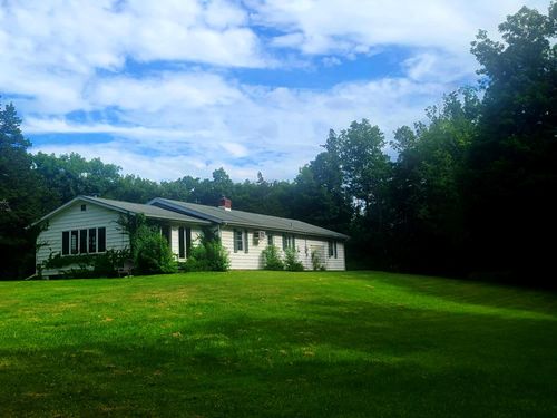 49 Old Farm Rd, Rhinebeck, NY, 12572-2253 | Card Image