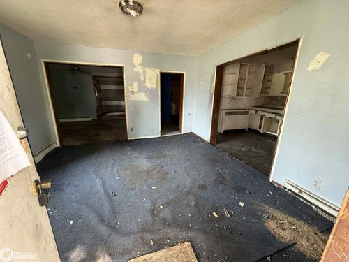 310 S Church St, Morning Sun, IA, 52640-9421 | Card Image