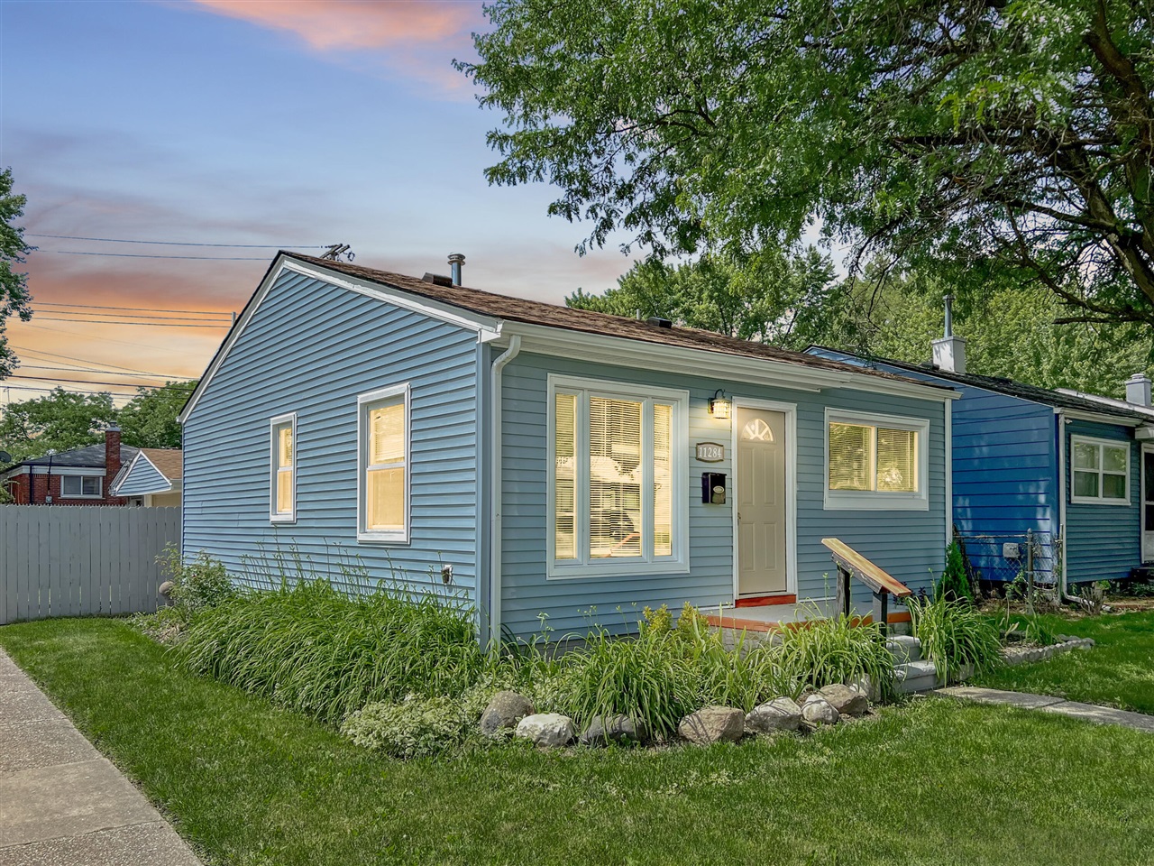 Jackson Ave, Warren, MI 48089 #1